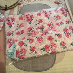 Sweethoney Quilted Tote, Raspberry Roses